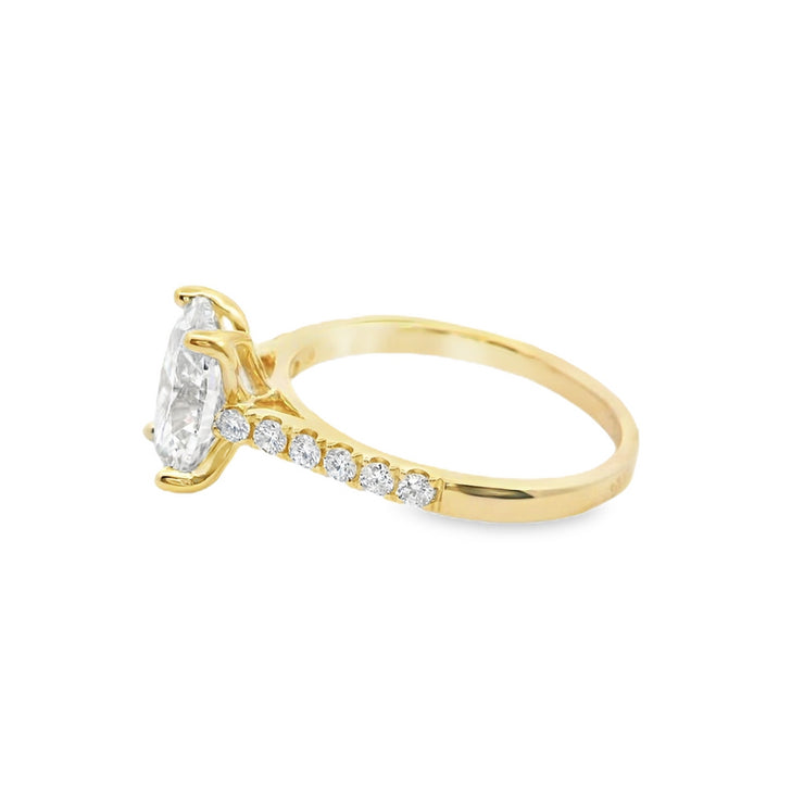 2-Ct-Oval-Lab-grown-diamond-engagement-ring-yellow-gold-Fame-Diamonds