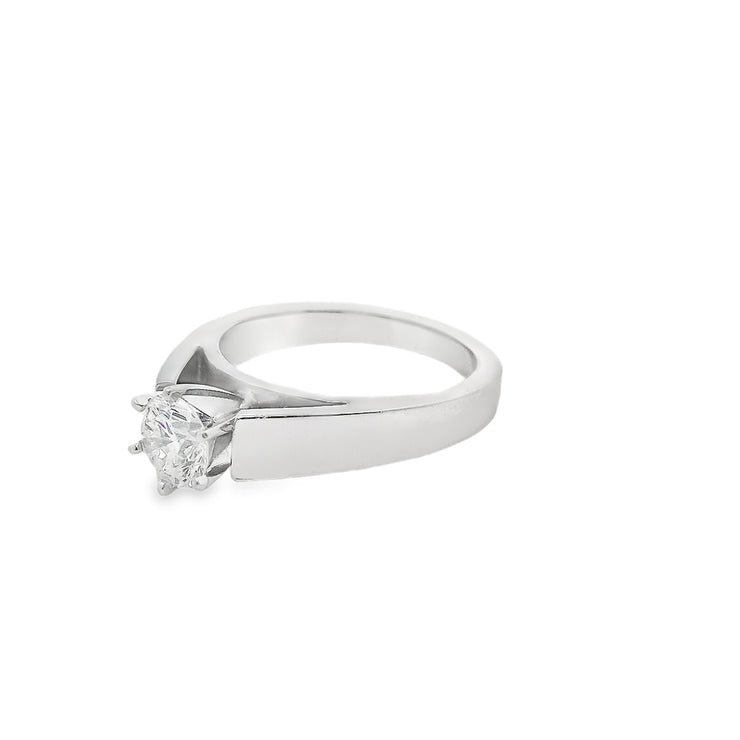 Polar-bear-solitaire-engagement-ring-Buy-engagement-rings-in-Vancouver-fame-diamonds